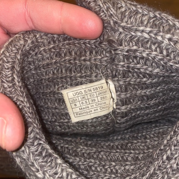 ugg women’s classic gray cardy knit button boot - Picture 4 of 6